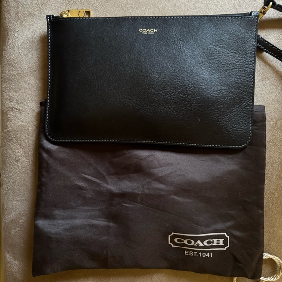 Auth COACH New York Zip Leather Pouch Black - Picture 1 of 9